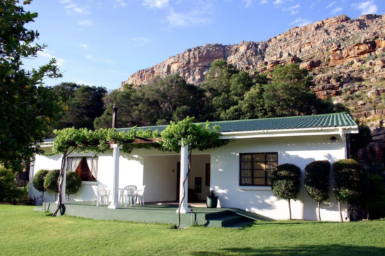 Kunje Guesthouse Op-die-Berg Exterior photo