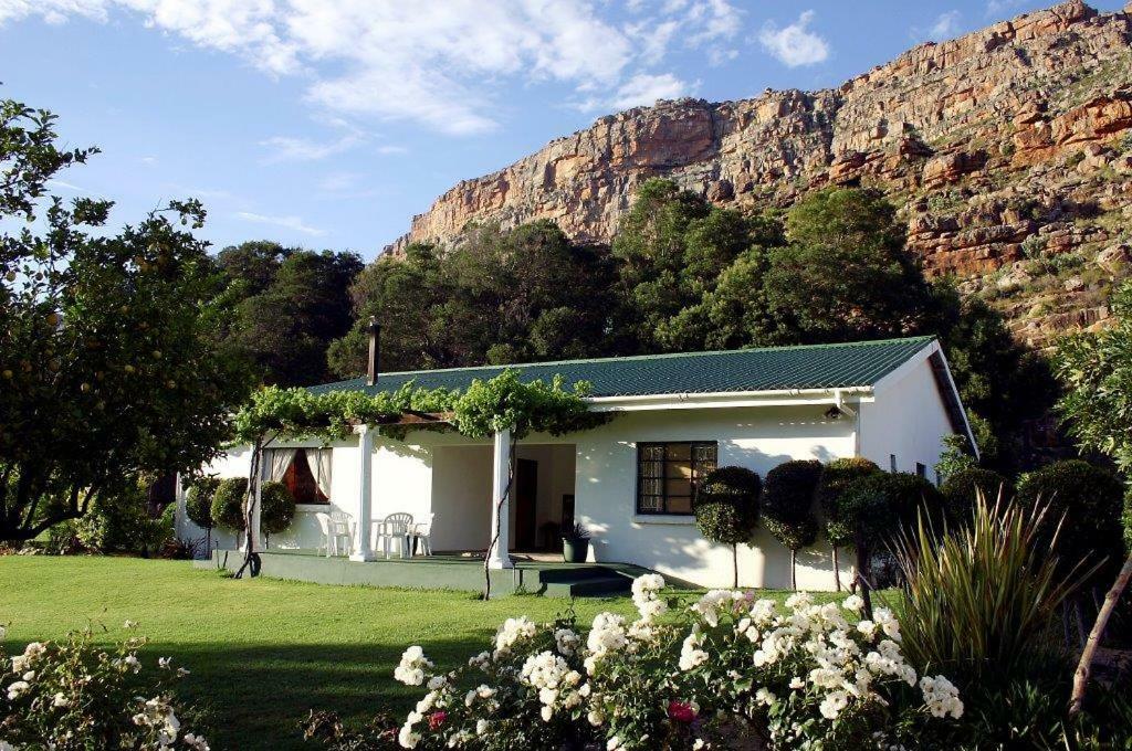 Kunje Guesthouse Op-die-Berg Exterior photo